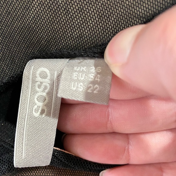 ASOS curve LBD plus size - Picture 4 of 4